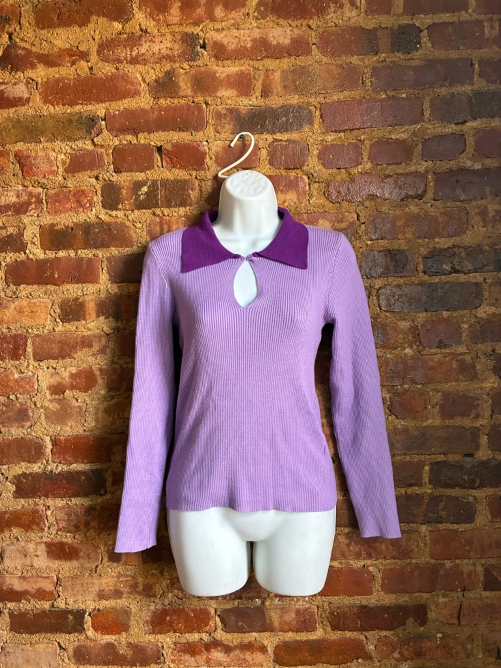 Lilac Knit Top with Deep Purple Collar and Keyhole Sweater Sz. Small